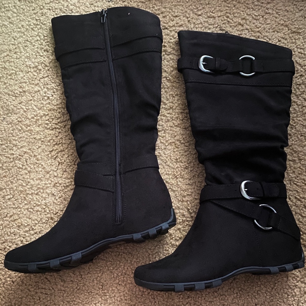NWOT Women Boots